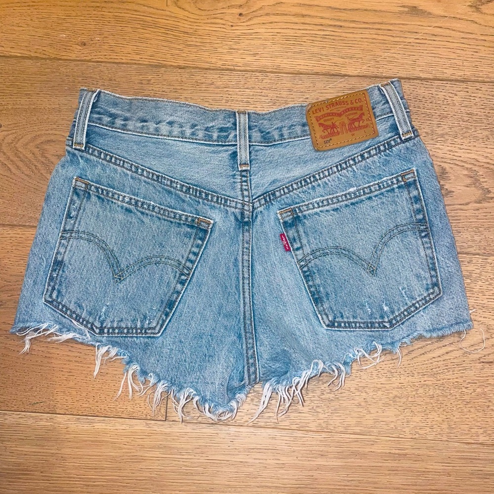 EUC Levi Jean shorts